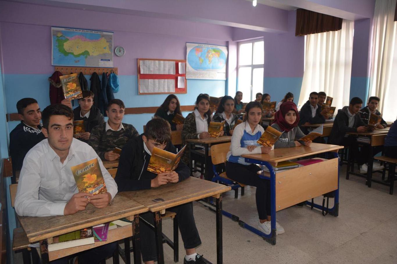 PKK'nin katlettiği öğretmenleri için şiir kitabı yazdılar